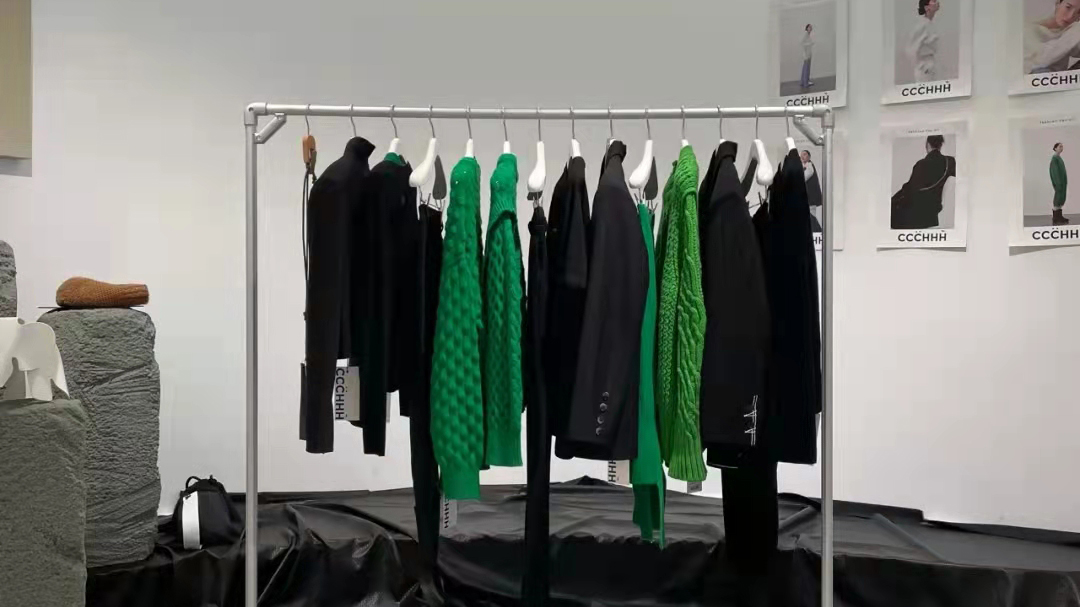 品牌服装用衣架的秘密你知道吗？——华恩