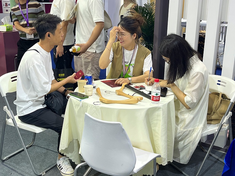 LEMONLEE实木衣架秋冬展2