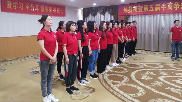 华恩实木衣架， 实木衣架为什么要选择华恩之公司团建【华恩】